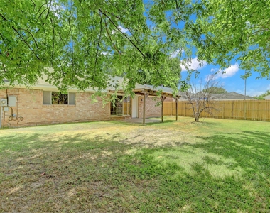 6919 Silver Star Drive - Photo Thumbnail 17