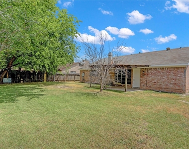 6919 Silver Star Drive - Photo Thumbnail 16