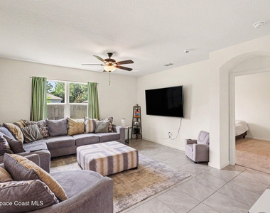 750 Empress Street Se - Photo Thumbnail 7