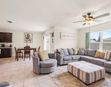 750 Empress Street Se - Photo Thumbnail 6