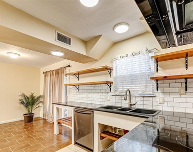 1509 Bonanza Road - Photo Thumbnail 6
