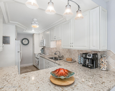 555 Fillmore Avenue - Photo Thumbnail 2