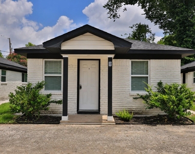 4116 Linn Street - Photo Thumbnail 1