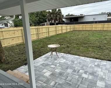 63 Sw Shannon Avenue - Photo Thumbnail 8