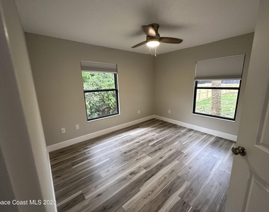 63 Sw Shannon Avenue - Photo Thumbnail 3