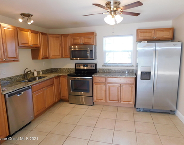 308 Buchanan Avenue - Photo Thumbnail 6