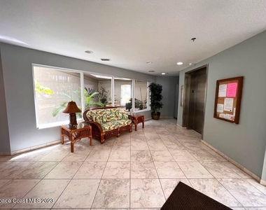 425 Buchanan Avenue - Photo Thumbnail 1