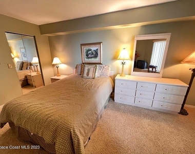 425 Buchanan Avenue - Photo Thumbnail 12