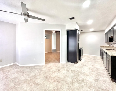 11626 Coachfield Lane - Photo Thumbnail 20