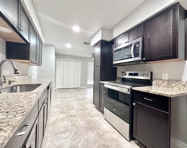 11626 Coachfield Lane - Photo Thumbnail 17