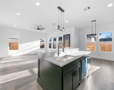 1310 Duff Lane - Photo Thumbnail 13