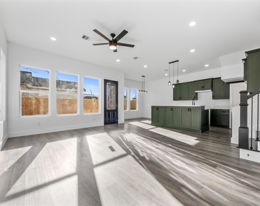 1310 Duff Lane - Photo Thumbnail 14