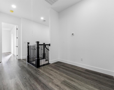 1310 Duff Lane - Photo Thumbnail 26