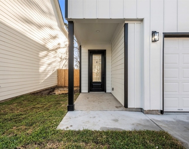 1310 Duff Lane - Photo Thumbnail 2