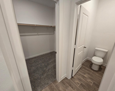 2610 Ranch View Court - Photo Thumbnail 21
