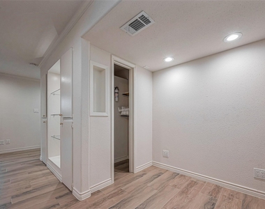 4639 Wild Indigo Street - Photo Thumbnail 3