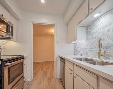 4639 Wild Indigo Street - Photo Thumbnail 7