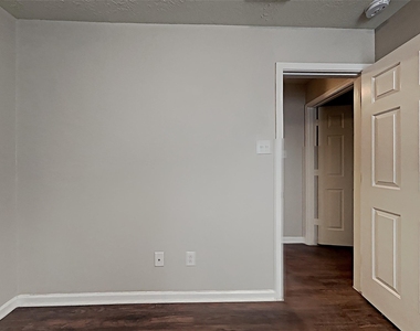 9010 York Hollow Lane - Photo Thumbnail 10