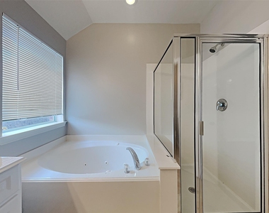 9010 York Hollow Lane - Photo Thumbnail 8