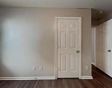 9010 York Hollow Lane - Photo Thumbnail 11