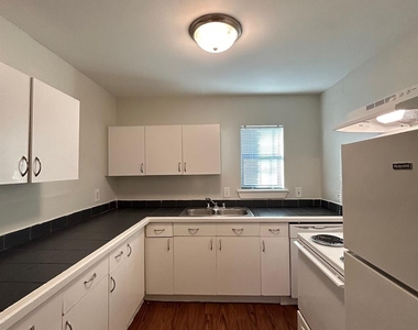 3629 N Macgregor Wa - Photo Thumbnail 8