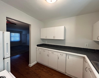 3629 N Macgregor Wa - Photo Thumbnail 9