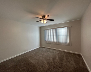3629 N Macgregor Wa - Photo Thumbnail 16