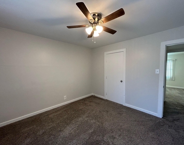 3629 N Macgregor Wa - Photo Thumbnail 13