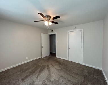 3629 N Macgregor Wa - Photo Thumbnail 18
