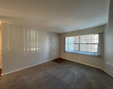 3629 N Macgregor Wa - Photo Thumbnail 4