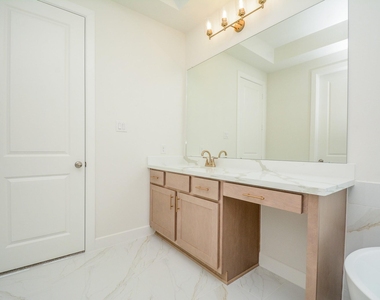 4407 Ruby Garden Court - Photo Thumbnail 17