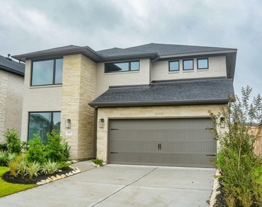 4407 Ruby Garden Court - Photo Thumbnail 3