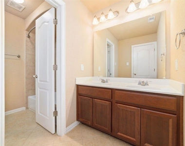 2051 Brodie Lane - Photo Thumbnail 44