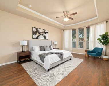 2051 Brodie Lane - Photo Thumbnail 25