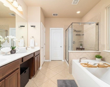 2051 Brodie Lane - Photo Thumbnail 28