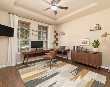 2051 Brodie Lane - Photo Thumbnail 5