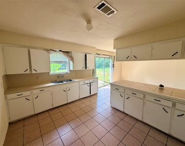 15915 Jennings Road - Photo Thumbnail 9