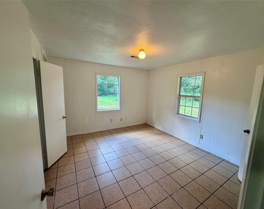 15915 Jennings Road - Photo Thumbnail 12