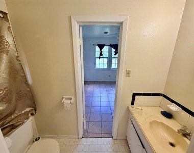15915 Jennings Road - Photo Thumbnail 15