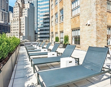 Wall Street - Photo Thumbnail 11