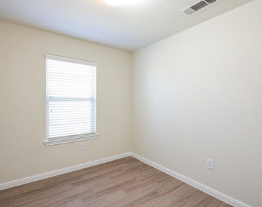 10014 Orchid Spring Lane - Photo Thumbnail 11