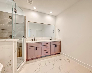2713 Drew Street - Photo Thumbnail 28