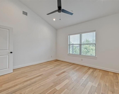 2713 Drew Street - Photo Thumbnail 25