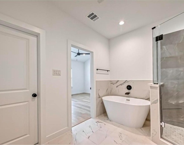 2713 Drew Street - Photo Thumbnail 30