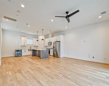 2713 Drew Street - Photo Thumbnail 10