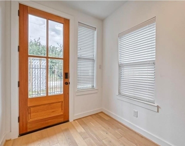 2713 Drew Street - Photo Thumbnail 1