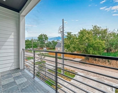 2713 Drew Street - Photo Thumbnail 31