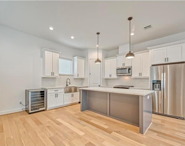 2713 Drew Street - Photo Thumbnail 14