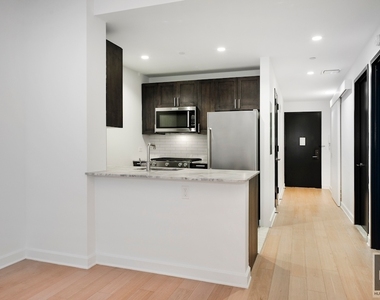 West End Avenue - Photo Thumbnail 4