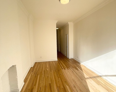 East 83rd Street - Photo Thumbnail 3